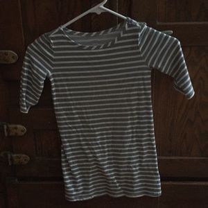 Grey and white 3/4 sleeve tunic